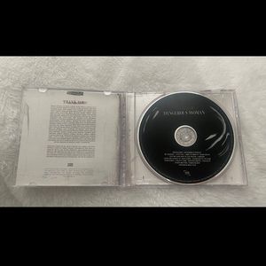 Ariana Grande dangerous woman CD
